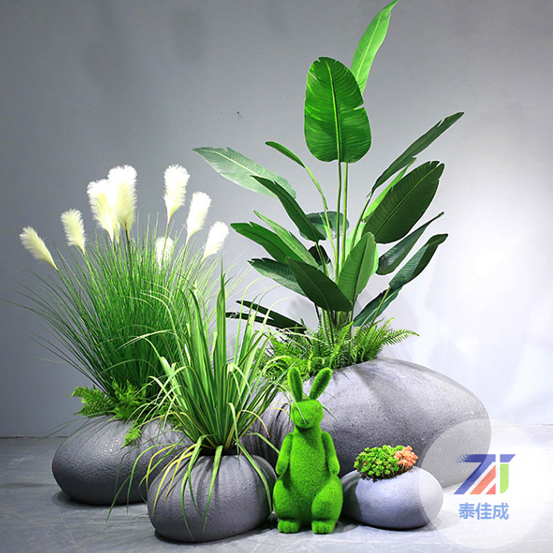 深圳玻璃鋼雕塑平時保養(yǎng)要注意哪些問題呢？